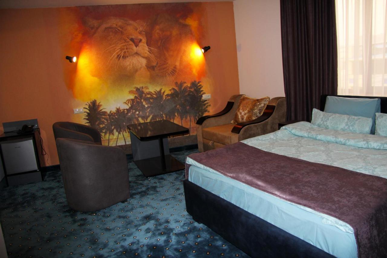 Nice Hotel Yerevan Exterior photo