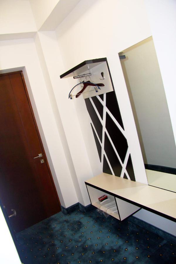 Nice Hotel Yerevan Exterior photo