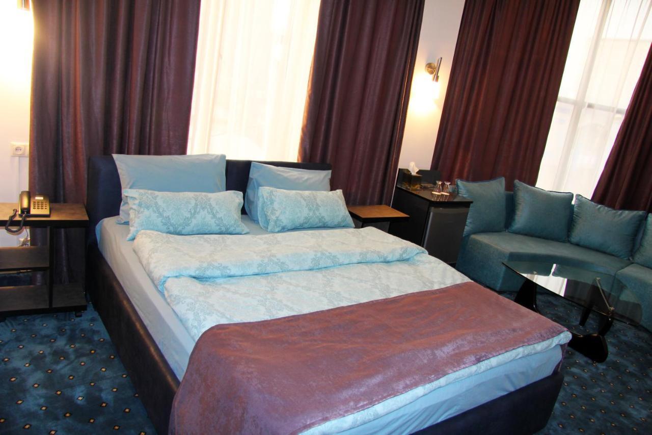Nice Hotel Yerevan Exterior photo